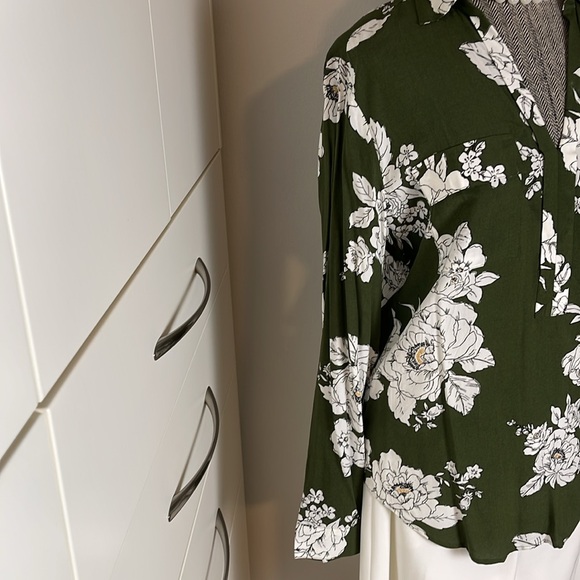 ANN TAYLOR Sz M. Gorgeous olive 🫒 - Picture 5 of 7